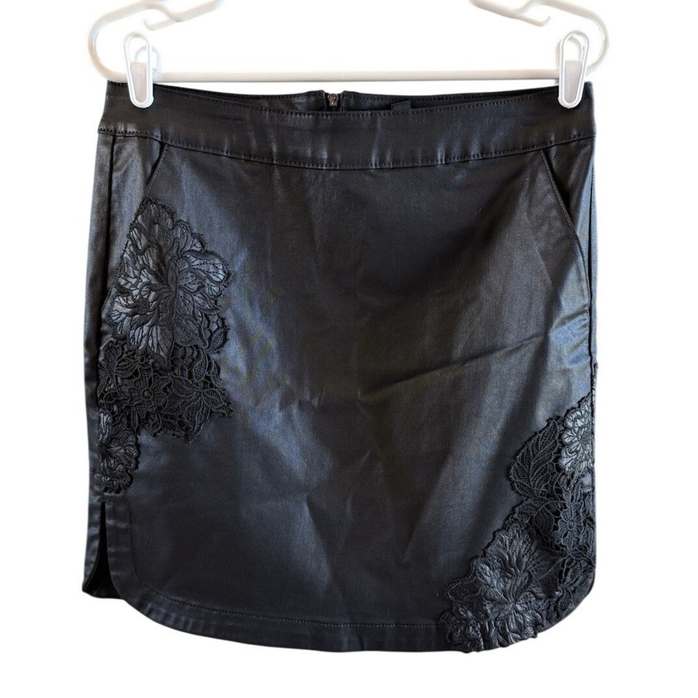White House Black Market Pleather Mini Skirt Size 6/8 Black Floral Lace Overlay